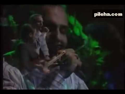 A new song by Mehran Modiri. Baroon (Rain) بارون  مهران مدیری