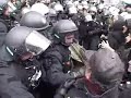cops in action bei der Siko Demo M�nchen II