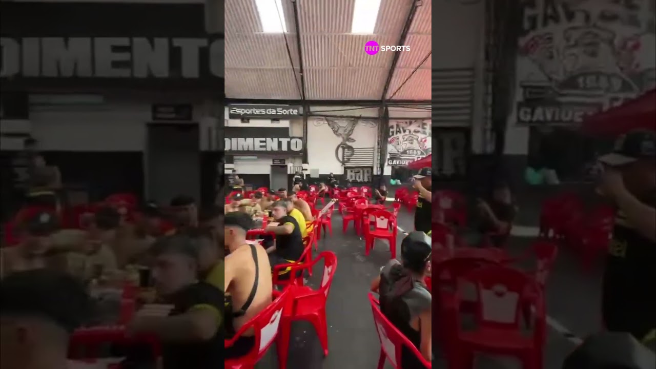 ESSE É UM TIPO DE UNIÃO QUE SÓ O FUTEBOL PROPORCIONA! 🤝#shorts