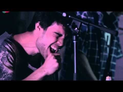 Exclusive: Collarbones - Hypothermia [Live at Good Hustle]