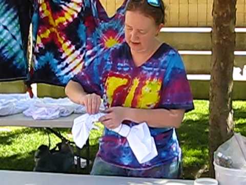 how to prep a t-shirt for tie dye