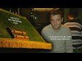 une nuit, un jeune homme entre dans un pub presque vide. il semble vouloir f�ter ses premiers ebats amoureux. le barman un brin nostalgique commence � raconter sa premiere exp�rience. mais son jeune orateur n'est peut etre pas � la hauteur de ses esp�rances... les apparences sont parfois trompeuses.