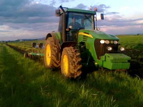 John Deere 7920 with Pietro moro