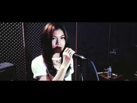 Lagu Jeje Guitar Addict - Bendera ft Shella Ikhfa