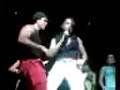 eO dançando no palco da Big com a LéLaaa