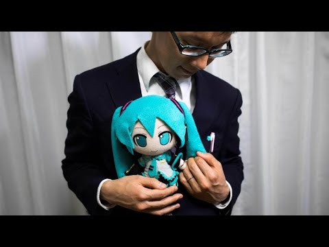 Japaner heiratet Manga-Hologramm-Frau Miku Hatsune