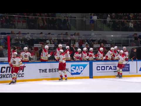 Tyler Wong blasts one to cut Admiral lead