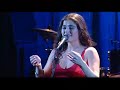 Corrandes d'exili de Lluís Llach interpretat per immigrasons