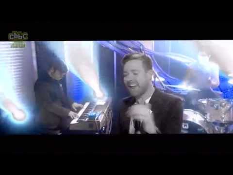chiefs - Ricky chats to Lindsey Russell then performs Coming Home with The Kaiser Chiefs on Blue Peter March 2014.
