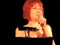 meilleure qualit� vid�o et haute d�finition ici: http://www.dailymotion.com/gillesmarceaux/video/x6m2v3_juste-a-temps-le-cri-de-la-carpe_creation
le cri de la carpe, ?film� au triton en septembre 2004 
ann ballester, piano dominique fonfr�de, chant.
juste � temps, pas trop tard ? enfin une vraie chanson. sauf qu'� chaque quatrain, elle recule pour mieux sauter: c'est un pantoum, suite de quatrains dont le deuxi�me et le quatri�me vers sont les premier et troisi�me du quatrain suivant.
http://gillesmarceaux.free.fr/cridelacarpe.html