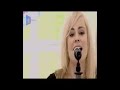 Annie performing Chewing Gum on Popworld UK