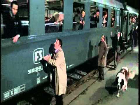 Amici miei - schiaffi alla stazione (scena cult)