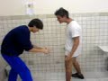 Procura-se calça! Procura-se calça!