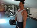 Incredibile rematore con 170 kg (375 lb Bent-over Row) Incredibile rematore con 170 kg (375 lb Bent-over Row)