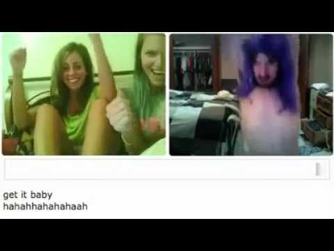 Брюнетка в видео чате развратно прыгает на члене своего ненасытного бойфренда онлайн