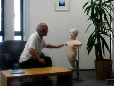 Inventan terrorífico robot para conversaciones a larga distancia