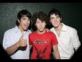 Out of tis world- traducida al espa�o!- jonas brothers-nueva