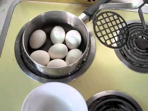 how to boil eggs properly