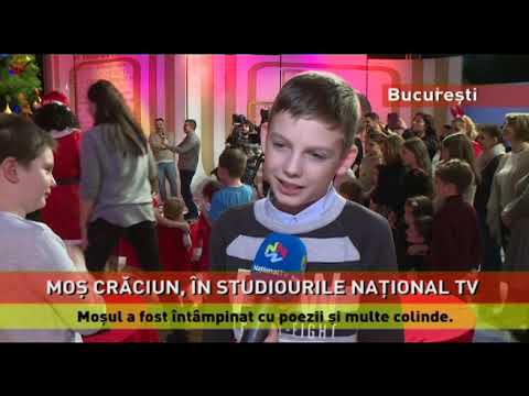 Moș Crăciun, întâmpinat cu poezii şi colinde de către copii, la Centrul Național Media