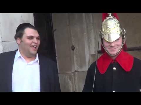 Yeshiva guy gets palace guard to smile!