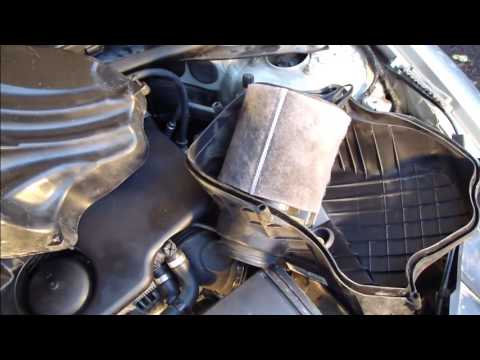 How to replace air filter BMW 3 serie E90. Years 2005 to 2012.