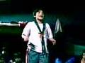 Locky cantando