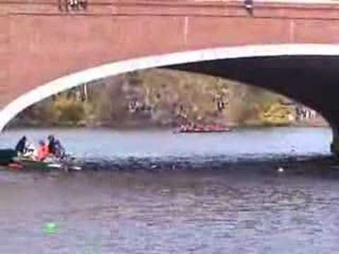Peking University Men's Boat Sinks ...