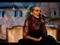 Maaike Rijnders zingt 