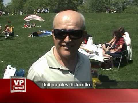 Unii au ales distracţia…
