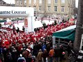 Start van de Santa-Run 2008 in Gorinchem----Gorinchem wordt op zaterdag 20 december overspoeld door kerstmannen. De eerste SantaRun in de binnenstad gaat van start. Het wordt een echte happening! In andere steden wordt de loop jaarlijks gehouden. Sydney, Milaan en Londen maar ook Rotterdam (dit jaar voor de tweede keer). De Santa Run in Gorinchem is een twee km fun-kerstloop rond de Gorcumse stads-wallen. Na een goede warming op vindt de start plaats vanaf Grote Markt (bij de ijsbaan). Deelname is voor voor jong & oud. http://www.santarun-gorinchem.nl/En... je loopt voor het goede doel!