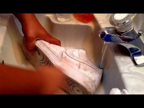 how to whiten air force one soles