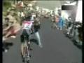 Fotógrafo tira a ciclista