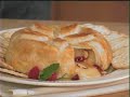 Holiday Brie en Croute (Puff Pastry Recipe)