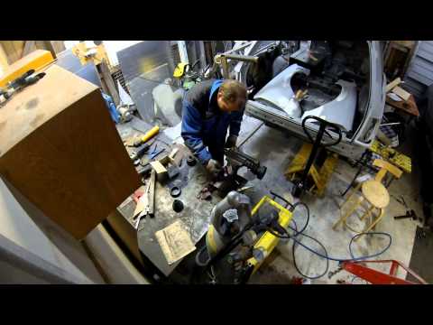 SKG Garage: Audi A4 drive shaft repair