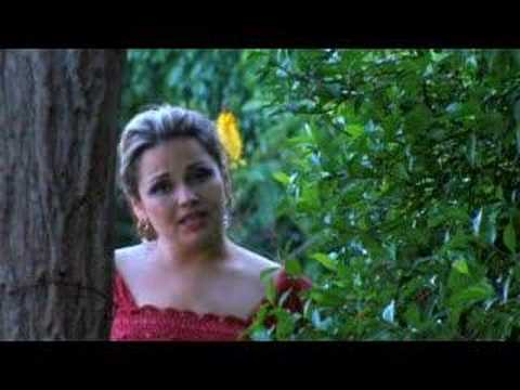 Me estás Mirando - Karina Moreno - Video Oficial