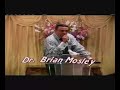 Ο Δρ Brian Mosley Promo