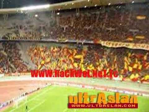 ultraslan_bayrak_sov_galatasaray-psv