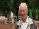 Frans Hensen in Krasse knarren tennissen er op los