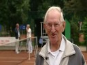 Frans Hensen in Krasse knarren tennissen er op los