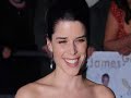 Neve Campbell ties the knot