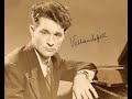 part one of a three part interview with pianist william kapell.

part 1:
http://www.youtube.com/watch?v=nkzypgs7gh8

part 2:
http://www.youtube.com/watch?v=i-hzt6lfmpg

part 3:
http://www.youtube.com/watch?v=bwzeckhnjjk

william kapell recital