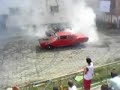 Opala fritando peneu.