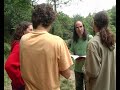 Bande-annonce d'un documentaire professionnel sur l'éco-site de Carapa, près d'Ales... Ecologie radicale et choix d'une vie plus près de la nature.