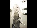 Yohanna sings 