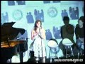 Actuación de la nueva cantante de La oreja de de Van Gogh