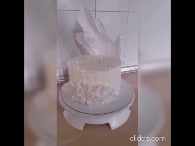 Белый свадебный торт 