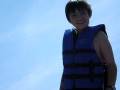 videos de Kid jumps into freezing cold lake
