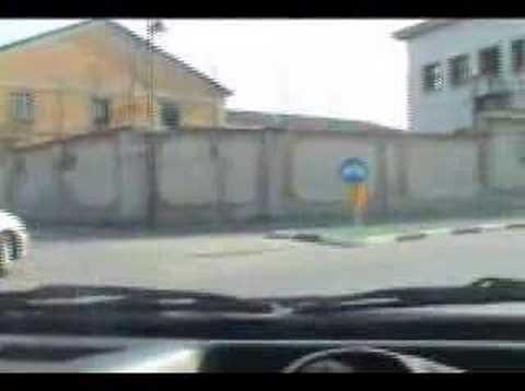 Entering Cuneo - Con las manos levantás