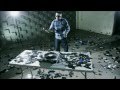 Crazy DJ Brandon Block smashing up vinyl !