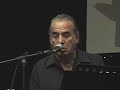 scar-Chavez-canta-en